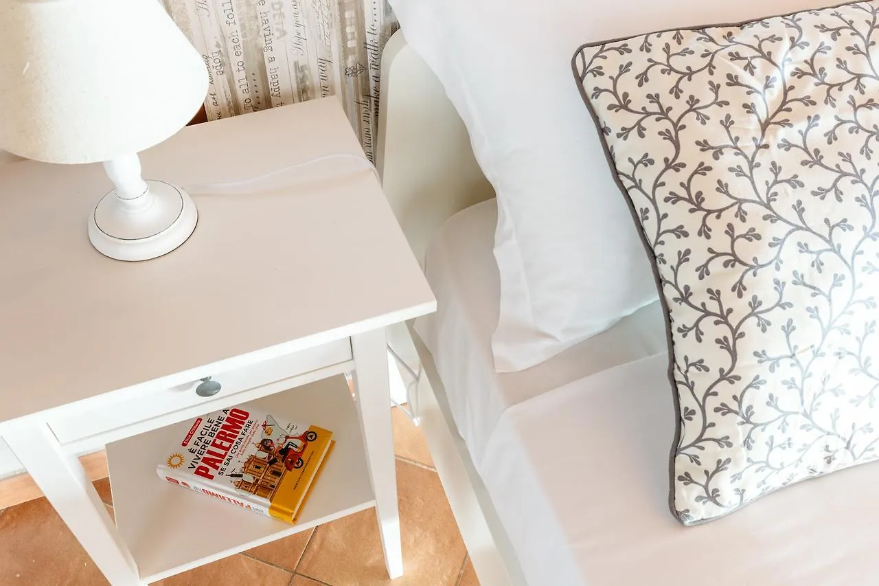 Alle Scalette Apartment Palermo 0*,  İtalya